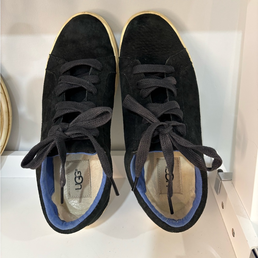 *2/$15* UGG women’s black suede Karine shoes sneakers size 7